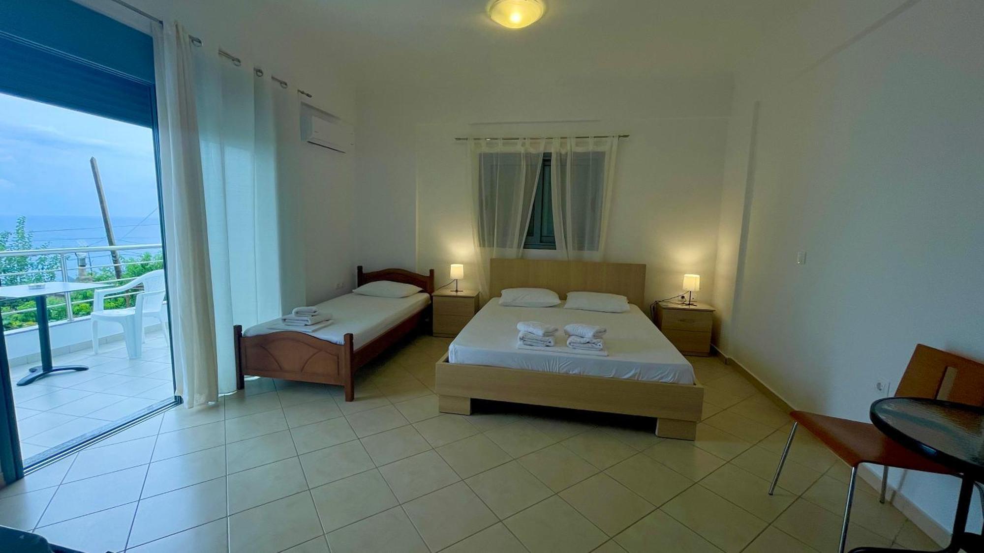 Tasos Rooms Himarë Eksteriør billede
