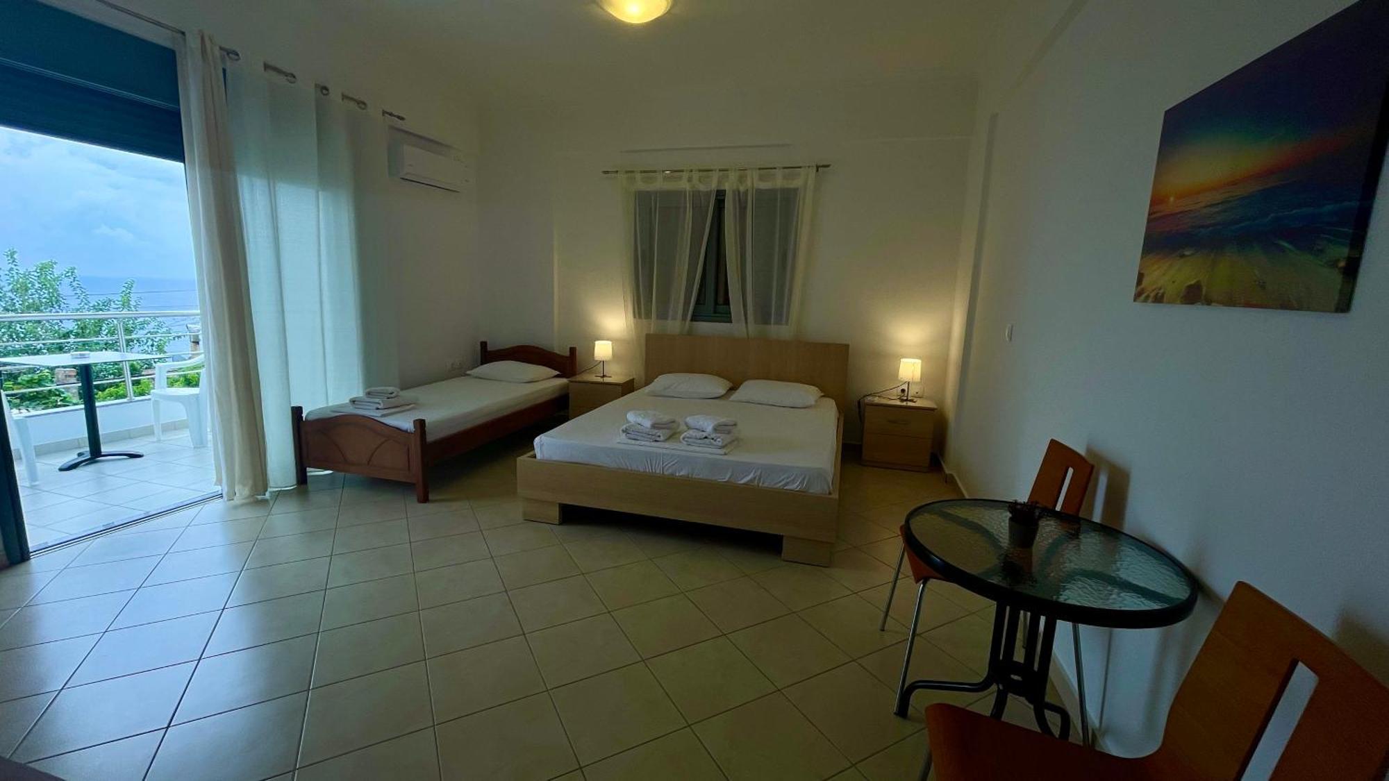 Tasos Rooms Himarë Eksteriør billede